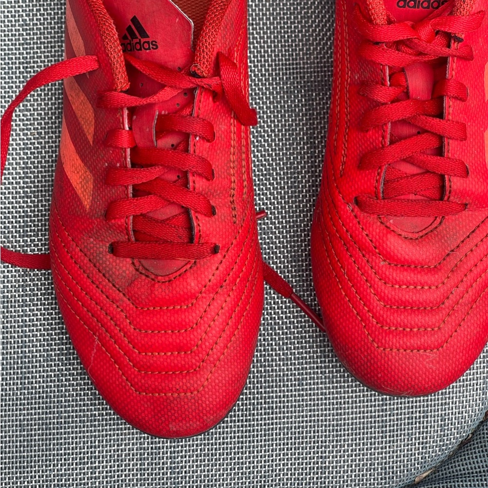 ADIDAS MALE PREDATOR RED SOCCER SHOES SZ 4 EXCELLENT CONDITION